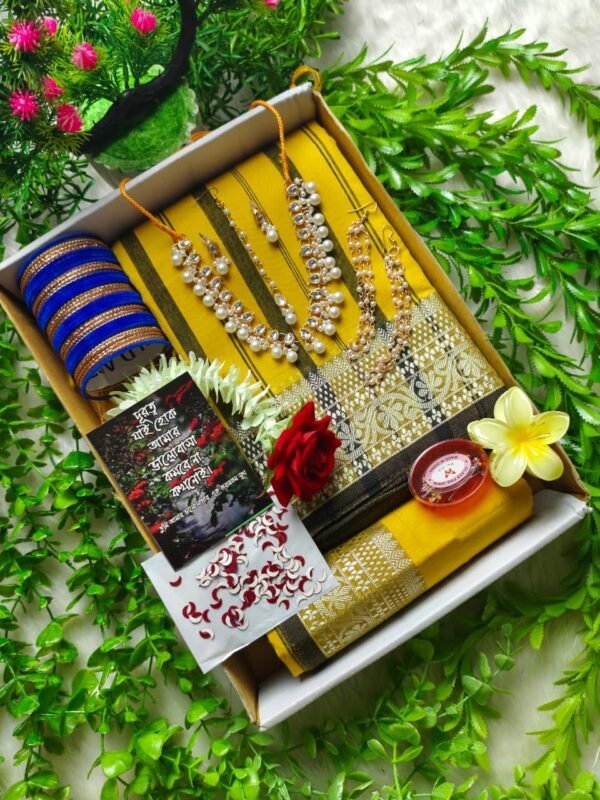 Gift Sharee Combo with jewellery and accessories