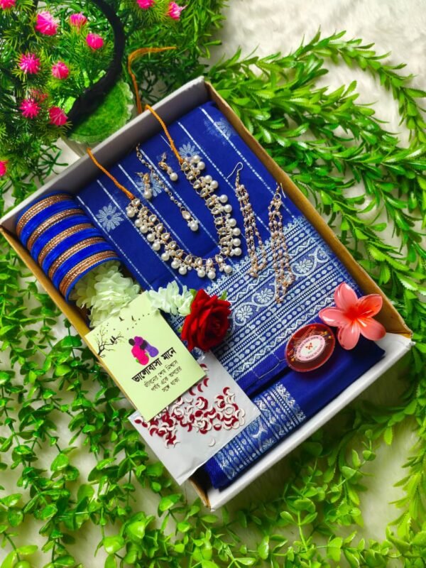 Gift Sharee Combo with jewellery and accessories